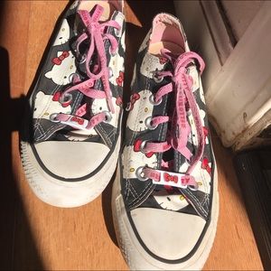 All Star Converse Hello Kitty size 6!